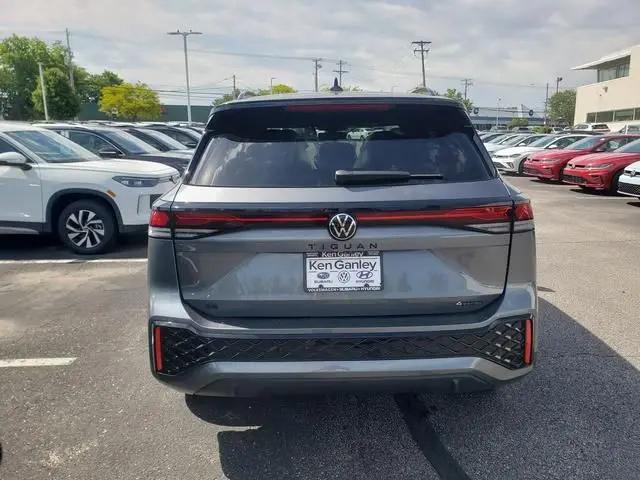 2026 Volkswagen Tiguan SE R-Line Black