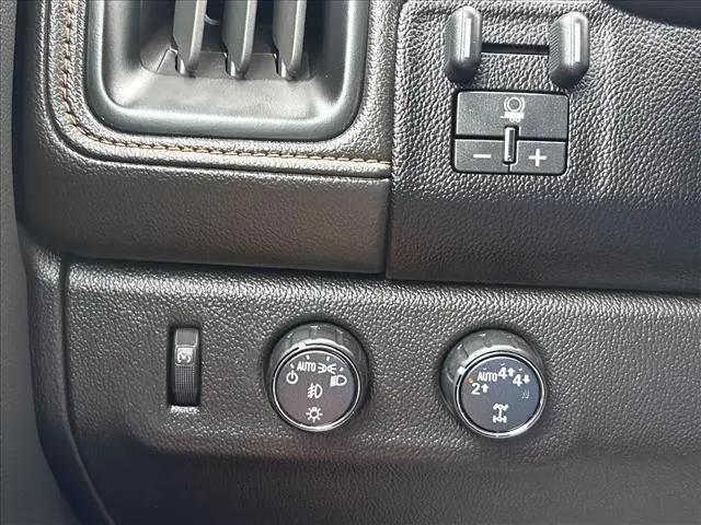 2022 GMC Canyon 4WD Crew Cab Short Box AT4 - Leather