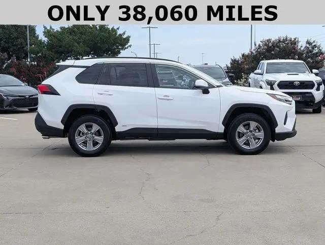 2025 Toyota RAV4 Hybrid XLE