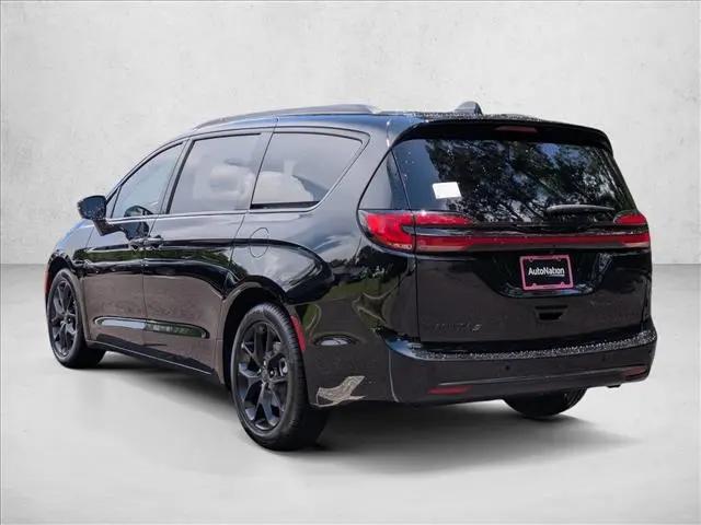 2027 Chrysler Pacifica Limited