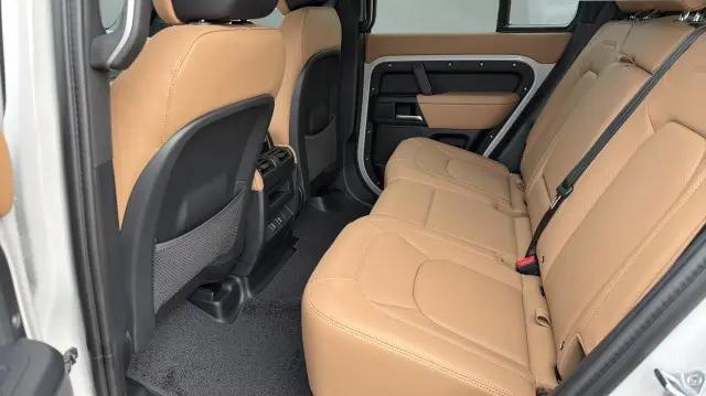 2026 Land Rover Defender P400 X-Dynamic SE