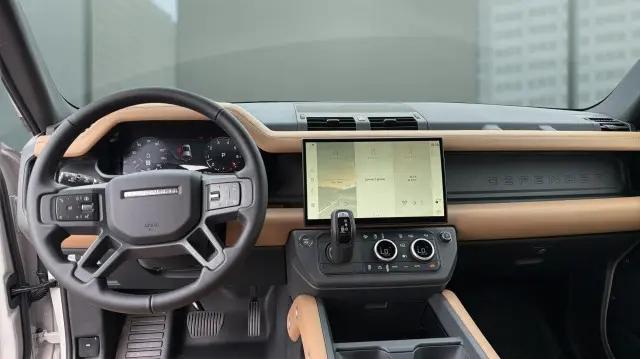 2026 Land Rover Defender P400 X-Dynamic SE