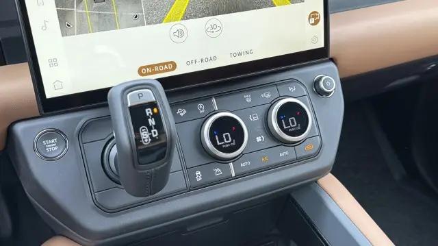 2026 Land Rover Defender P400 X-Dynamic SE