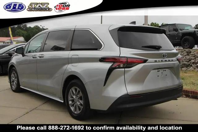 2021 Toyota Sienna LE