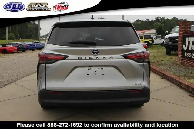 2021 Toyota Sienna LE