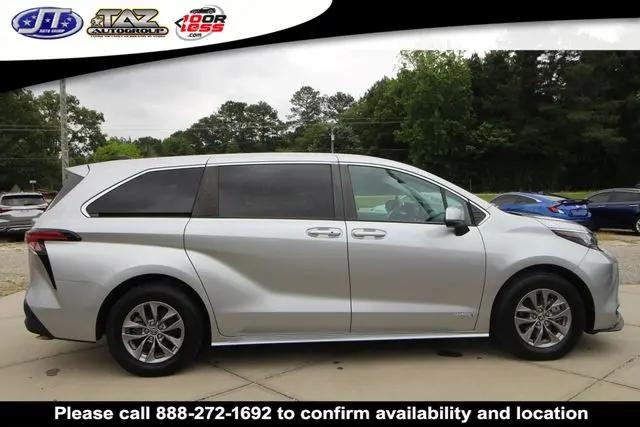 2021 Toyota Sienna LE