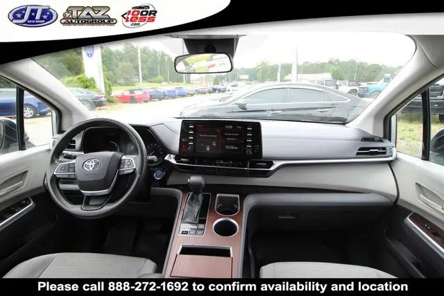 2021 Toyota Sienna LE