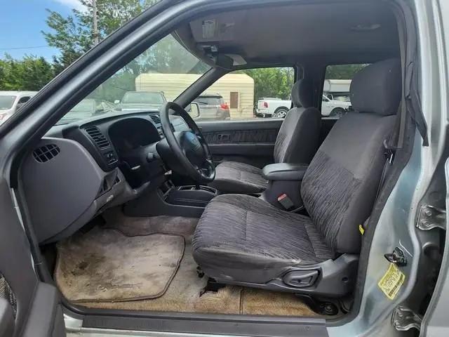 2000 Nissan Frontier XE