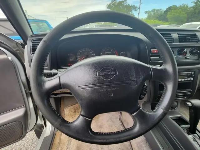 2000 Nissan Frontier XE