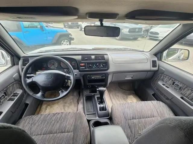 2000 Nissan Frontier XE