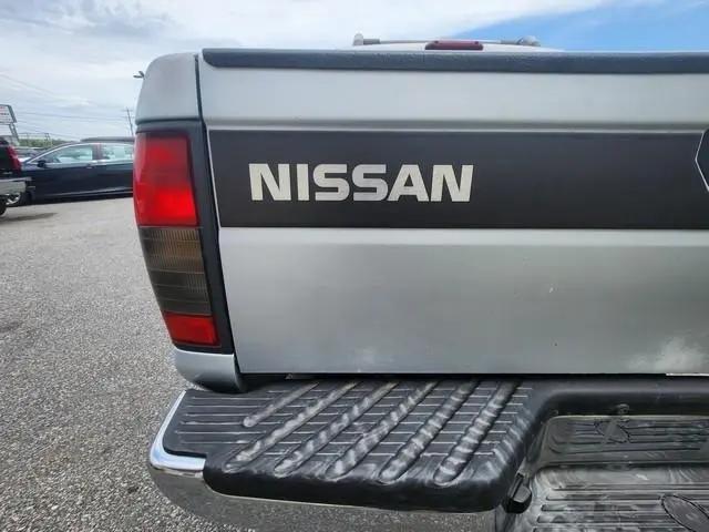 2000 Nissan Frontier XE