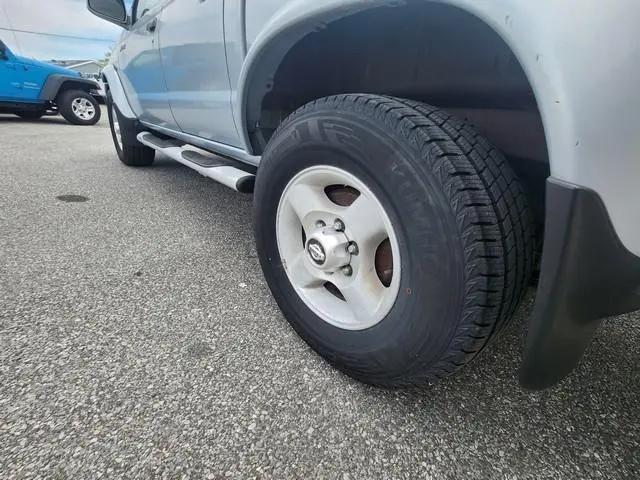 2000 Nissan Frontier XE