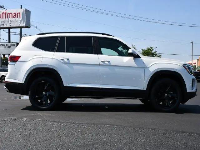 2026 Volkswagen Atlas SE with Technology