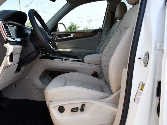 2026 Volkswagen Atlas SE with Technology