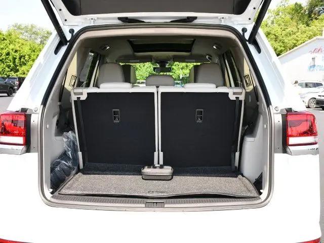 2026 Volkswagen Atlas SE with Technology