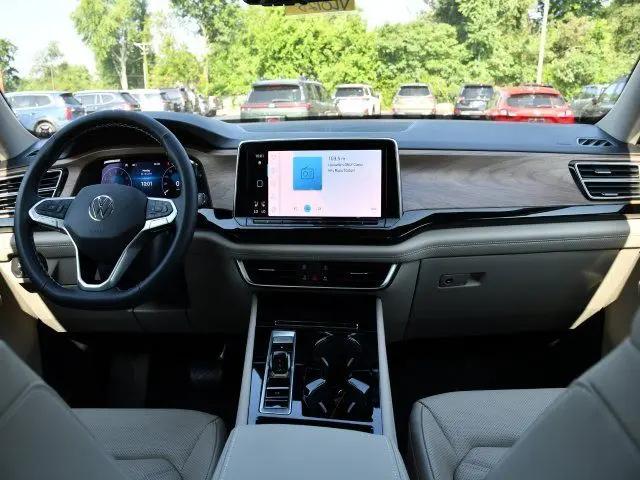 2026 Volkswagen Atlas SE with Technology