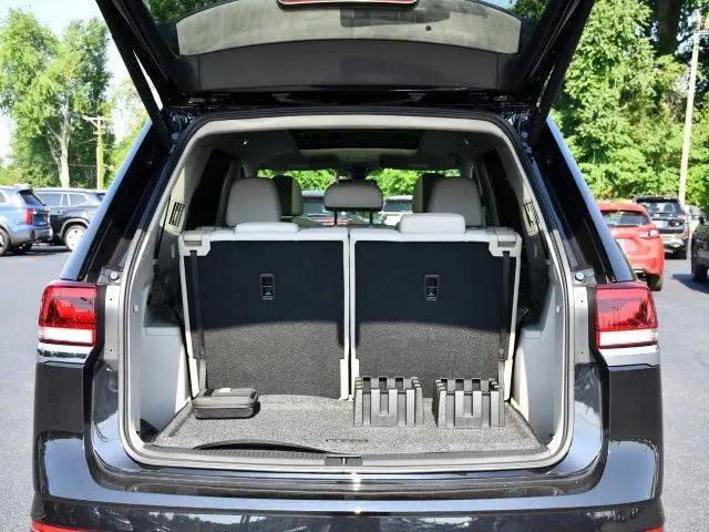 2026 Volkswagen Atlas SE with Technology
