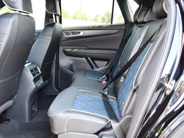 2026 Volkswagen Atlas Cross Sport SEL Premium R-Line