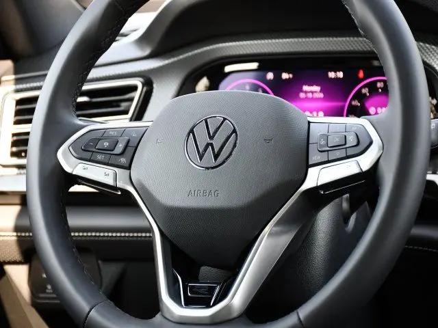 2026 Volkswagen Atlas Cross Sport SEL Premium R-Line