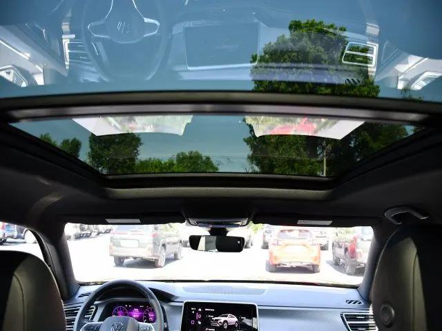 2026 Volkswagen Atlas Cross Sport SEL Premium R-Line
