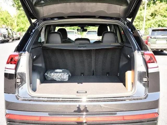 2026 Volkswagen Atlas Cross Sport SEL Premium R-Line