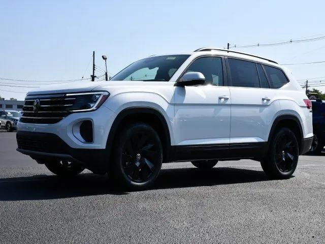 2026 Volkswagen Atlas SE with Technology