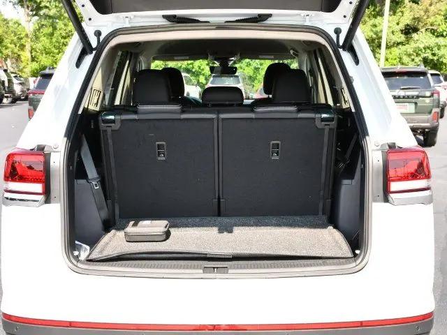 2026 Volkswagen Atlas SE with Technology