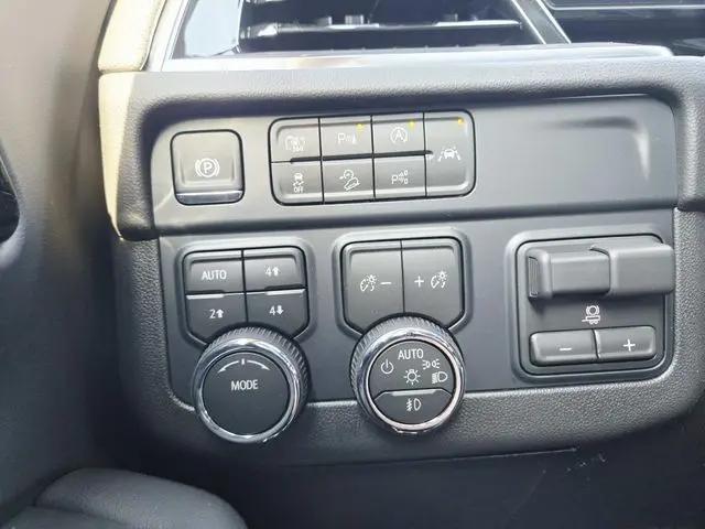 2026 Chevrolet Suburban Premier, 4WD