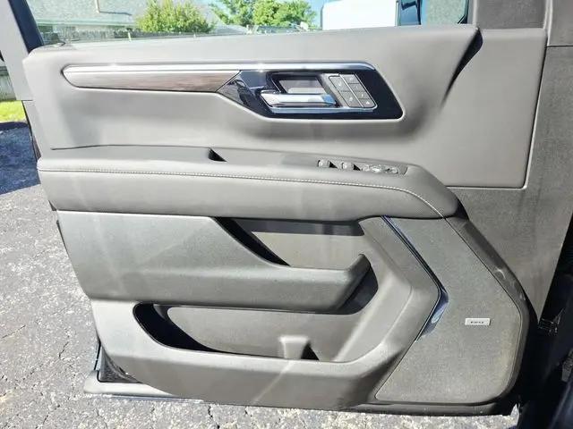 2026 Chevrolet Suburban Premier, 4WD