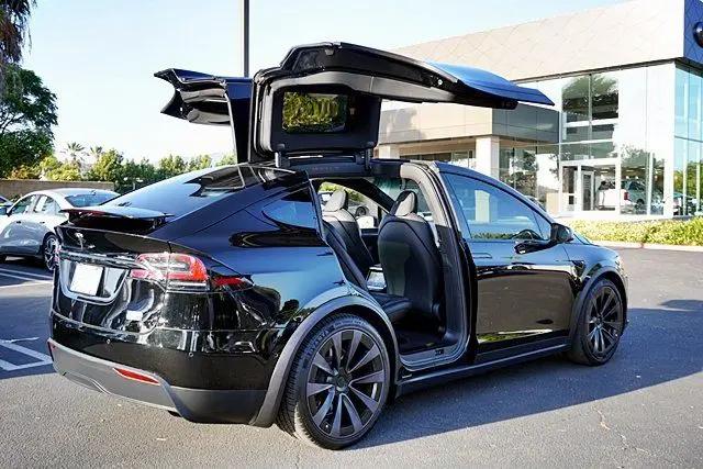 2022 Tesla Model X Plaid Tri Motor All-Wheel Drive
