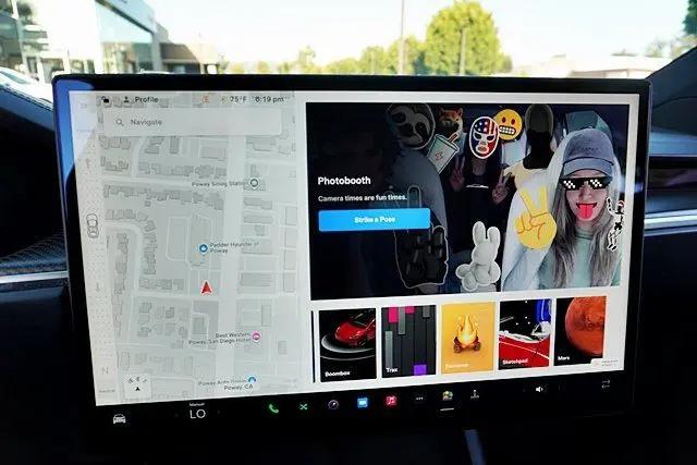 2022 Tesla Model X Plaid Tri Motor All-Wheel Drive