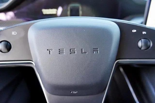2022 Tesla Model X Plaid Tri Motor All-Wheel Drive
