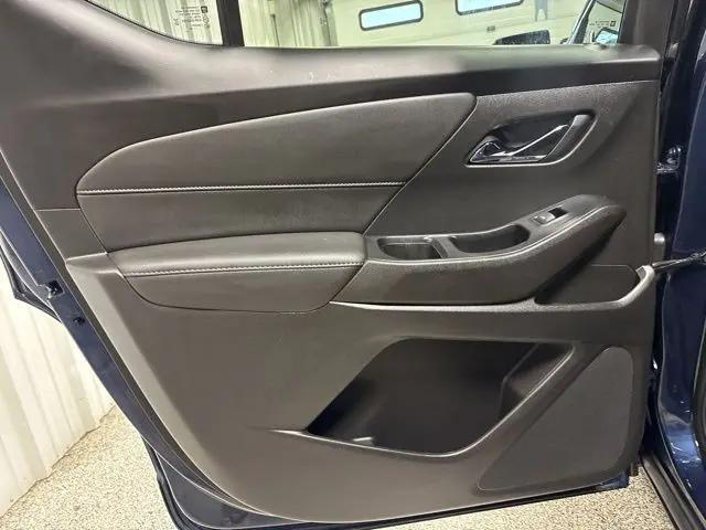 2023 Chevrolet Traverse FWD LT Cloth