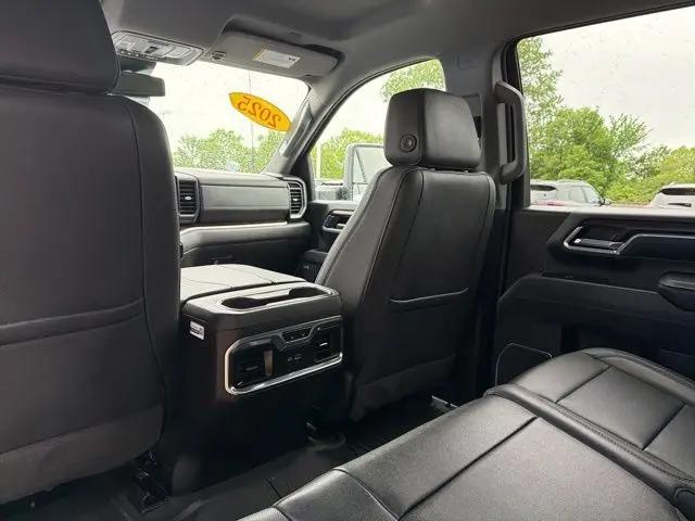 2025 GMC Sierra 2500HD 4WD Crew Cab Long Bed SLTv