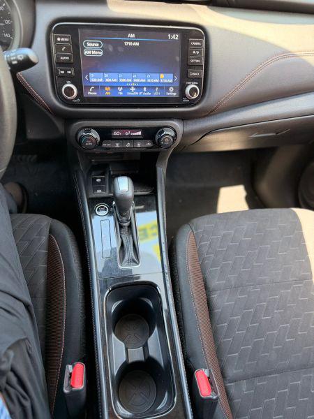 2024 Nissan Kicks SR Xtronic CVT