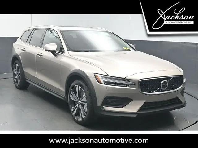 2026 Volvo V60 Cross Country Plus, B5 AWD Gas (mild hybrid) for sale in Macon, GA