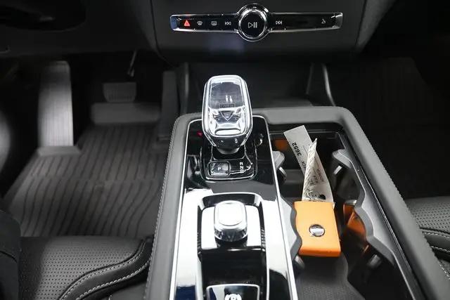 2026 Volvo XC90 Plug-In Hybrid Ultra, T8 AWD, Electric/Gasoline, Bright, 7 Seats