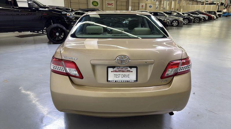 2011 Toyota Camry LE