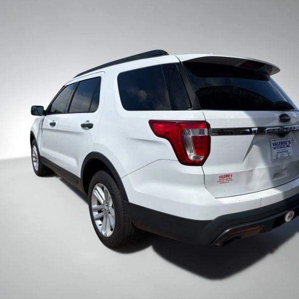 2017 Ford Explorer Base