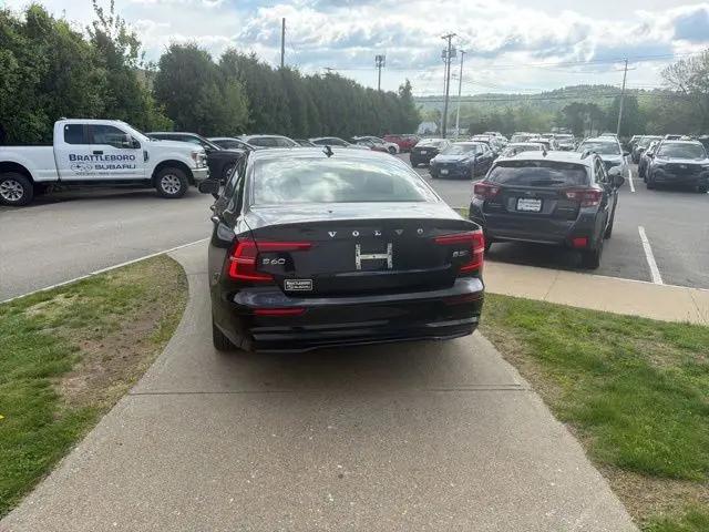 2024 Volvo S60 B5 Plus Dark Theme