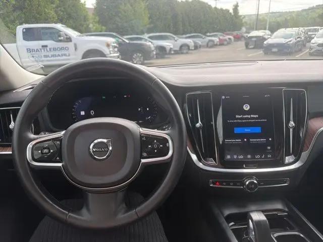 2024 Volvo S60 B5 Plus Dark Theme