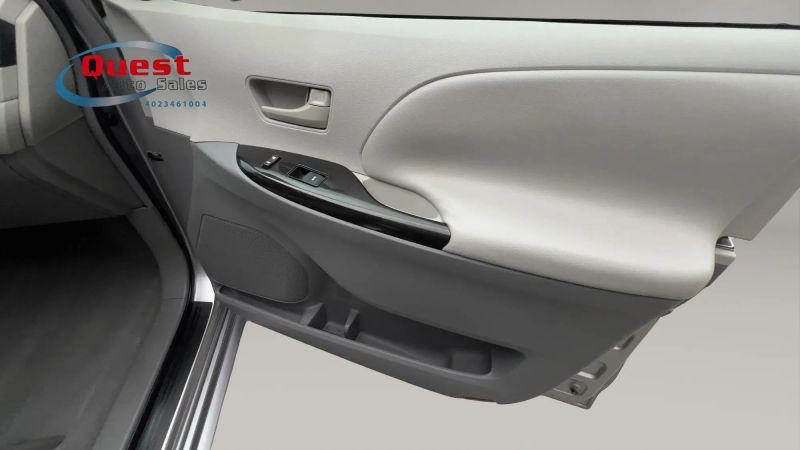 2011 Toyota Sienna LE V6