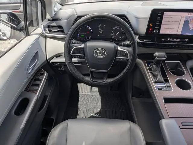 2021 Toyota Sienna XLE