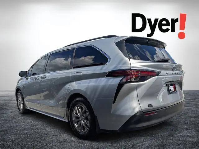 2021 Toyota Sienna XLE