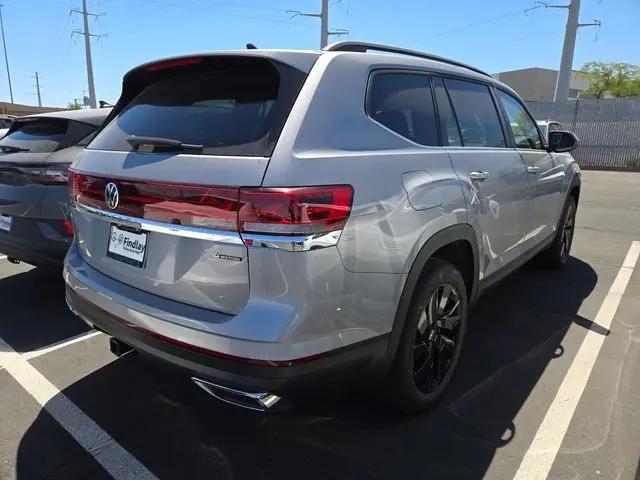 2026 Volkswagen Atlas SE with Technology
