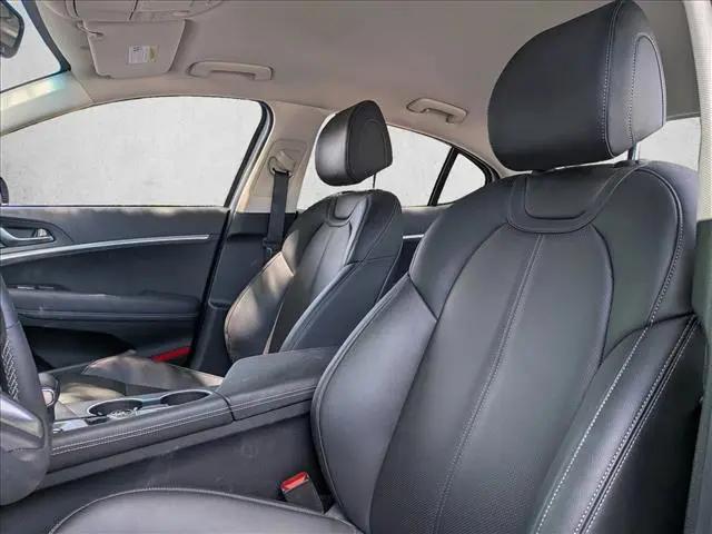 2023 Genesis G70 2.0T RWD