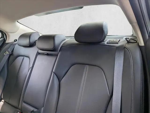 2023 Genesis G70 2.0T RWD