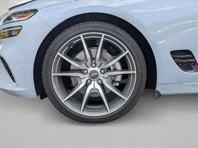2023 Genesis G70 2.0T RWD