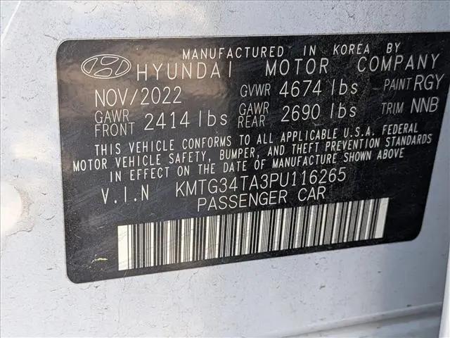 2023 Genesis G70 2.0T RWD