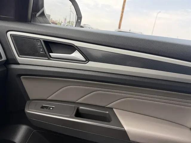2022 Volkswagen Atlas 3.6L V6 SEL R-Line Black